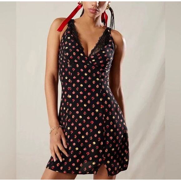 Urban Outfitters Dress New Medium Strawberries Fruit Strappy Tie Mini Summer - Picture 1 of 14